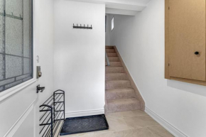 Cozy 6BR Home TiCats Hospitals Beach First Ontario